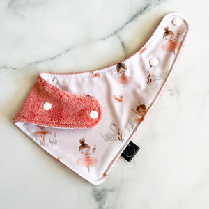 Bavoir les ballerines dos rose