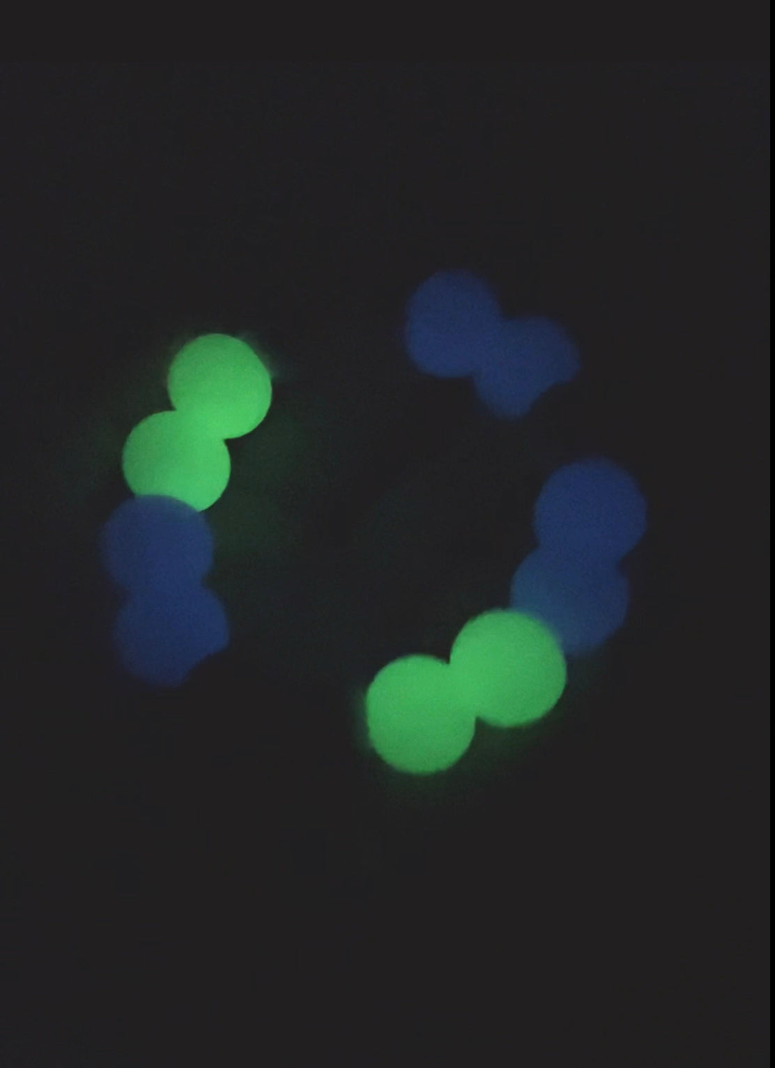 Bracelet glow in the dark✨ d’une circonférence de plus ou moins 7pouce